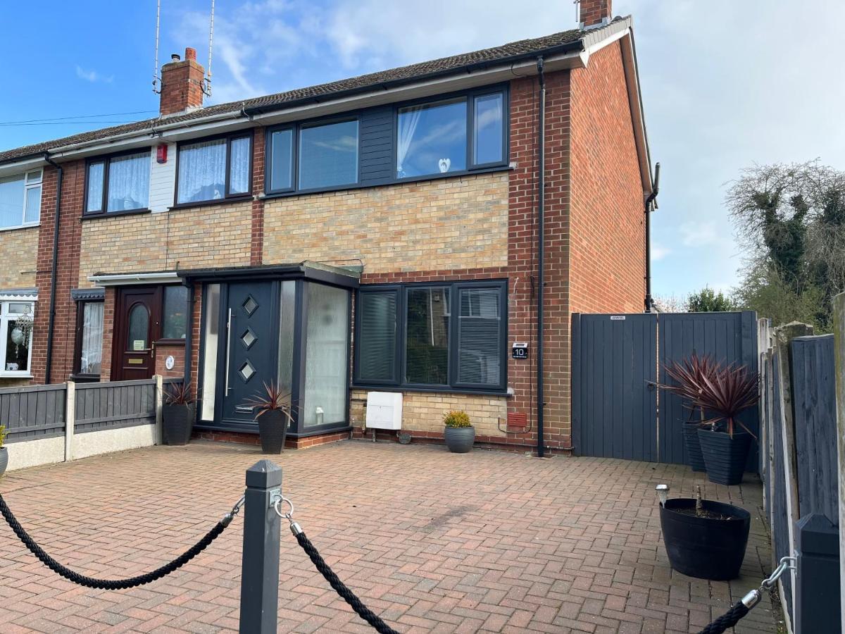 The Brook House - Spacious 3 Bed Home From Home In Burton Exterior foto