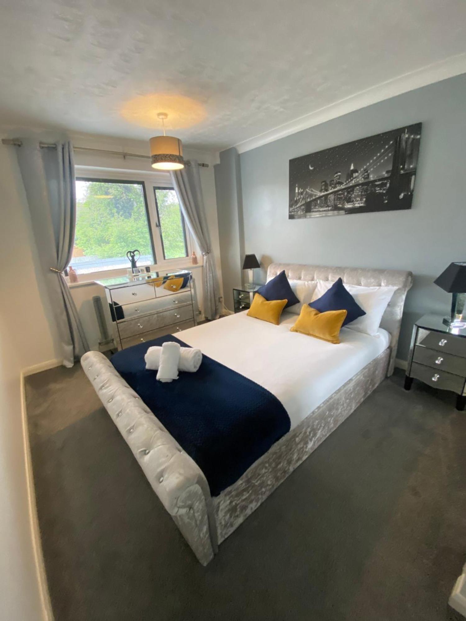 The Brook House - Spacious 3 Bed Home From Home In Burton Exterior foto